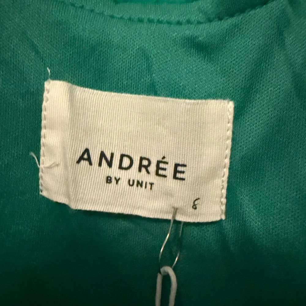 Green Eyelet Ruffle Top - Picture 6 of 7